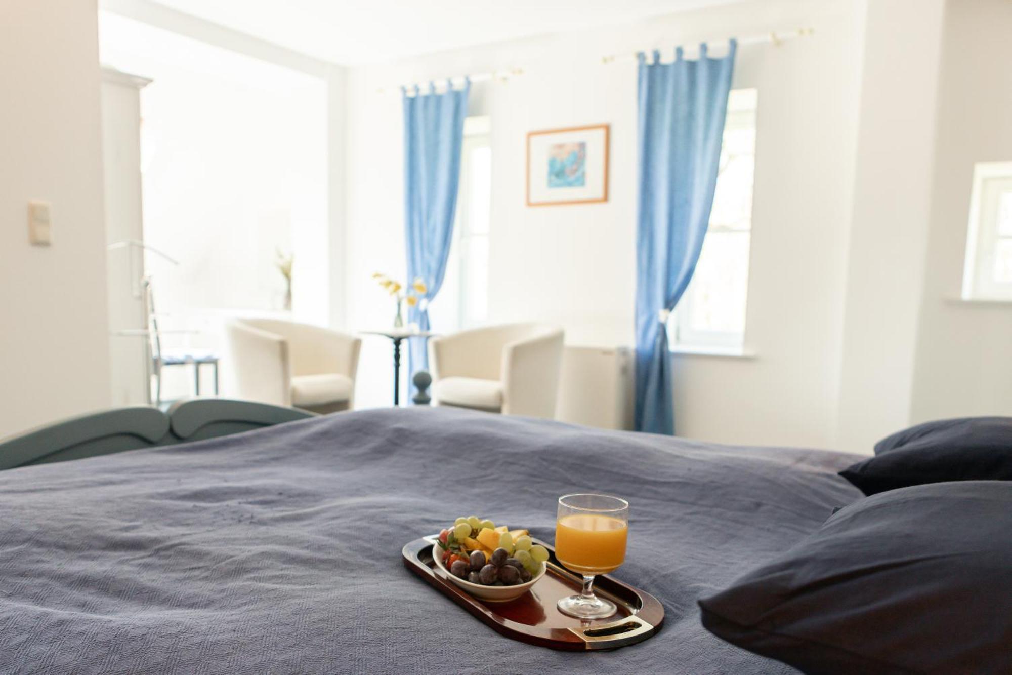 Hotel-Garni Gut Tribbevitz Neuenkirchen auf Rugen Esterno foto